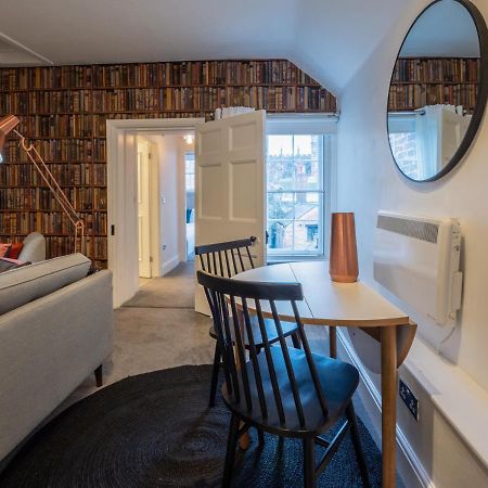 Contemporary Apartment On The Historic Rows Chester Exterior foto