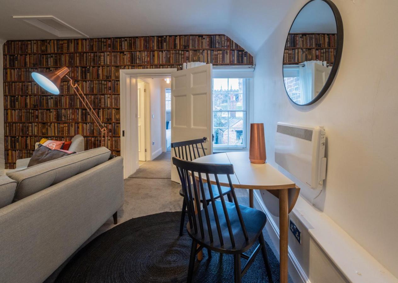 Contemporary Apartment On The Historic Rows Chester Exterior foto